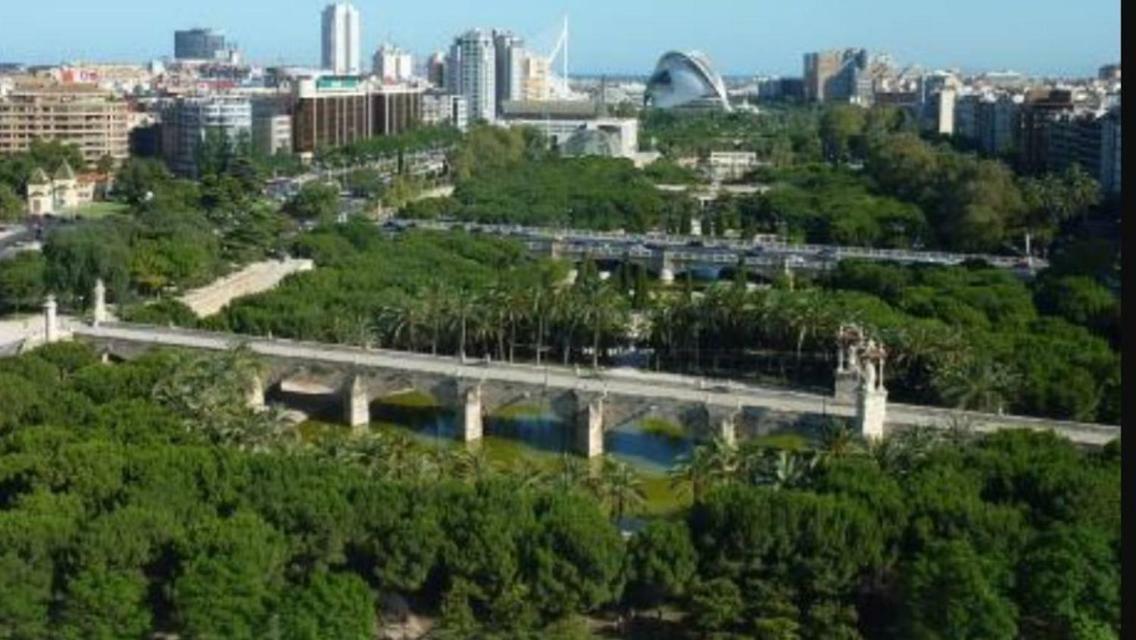 Apto En Ciudad De Las Ciencias Y Cerca Playa فالنسيا المظهر الخارجي الصورة